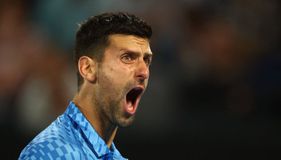 «Παρακαλώ το Θεό να με βοηθήσει» δηλώνει ο Τζόκοβιτς για τον τραυματισμό του