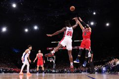 Το show των Σικάγο Μπουλς στην «Πόλη του Φωτός» (pics, vids)