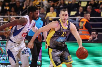 Ο Άρης χωρίς Μποχωρίδη και ερωτηματικό τον Σταρκ απέναντι στην ΑΕΚ