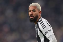 Η Μάντσεστερ Σίτι εξετάζει την περίπτωση απόκτησης και ενός μέσου - Ο Ντόουγκλας Λουίζ ψηλά στη λίστα