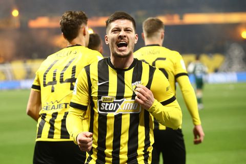 ΑΕΚ σε Γιόβιτς: «Βασιλιάς των χατ-τρικ» (pic)