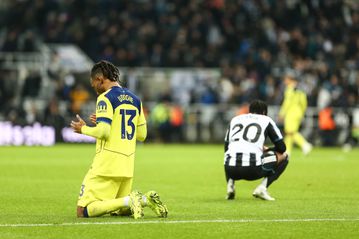 Δεν πιστεύει στην ατυχία του ο Ουντότζι: Άγνωστοι διέλυσαν το αυτοκίνητό του (Vid)