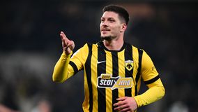 Ξέφρενοι πανηγυρισμοί από την οικογένεια του Γιόβιτς για το καρέ τερμάτων (vid)