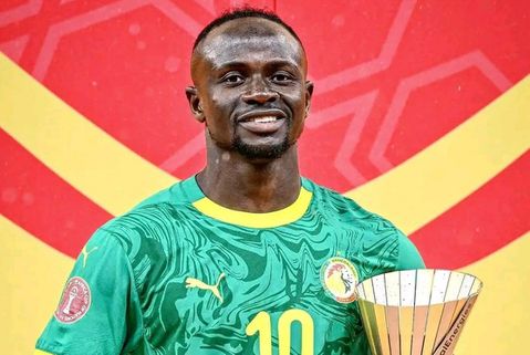 Ο Μανέ εξήγησε τον λόγο που επανέφερε τους συμπαίκτες του «Έπρεπε να συνεχίσουμε, τα λάθη είναι μέρος του παιχνιδιού» (vid)