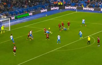 Δεν γίνονται αυτά! Ο Κωστούλας έβαλε ψαλιδάκι στο 90+1' και ισοφάρισε για τη Μπράιτον