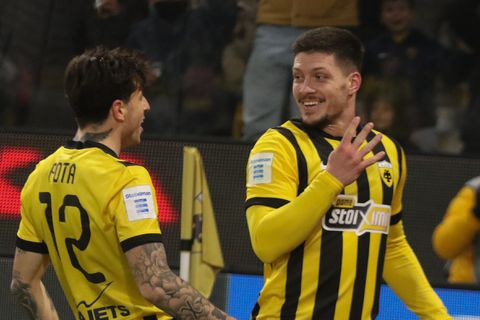 «Τρελάθηκαν» οι Σέρβοι με τον Γιόβιτς: «Βαδίζει προς τον Παρθενώνα των θρύλων της ΑΕΚ»