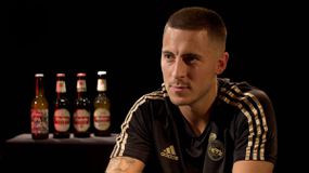 Απίστευτος Αζάρ: «Λατρεύω τις μπύρες, κάθε καλοκαίρι έπαιρνα πέντε κιλά και δεν με ένοιαζε»