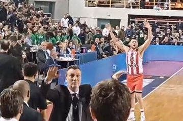 Μεγαλείο Παπανικολάου: Η στιγμή που κάνει νόημα στον κόσμο να σταματήσει να ειρωνεύεται τον Σλούκα (vid)