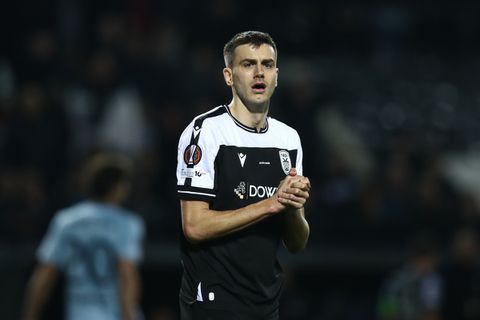 Ο αειθαλής Άσπας πλήγωσε τον ΠΑΟΚ, η γκολάρα του Γερεμέγεφ τον κράτησε ζωντανό