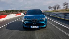 Alfa Romeo Ibrida: Όφελος 2.000 ευρώ για ετοιμοπαράδοτα αυτοκίνητα