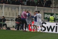 Ο Λαφόν δεν κατάφερε να βγάλει το φοβερό σουτ του Λάντρα και η Πλζεν ισοφάρισε