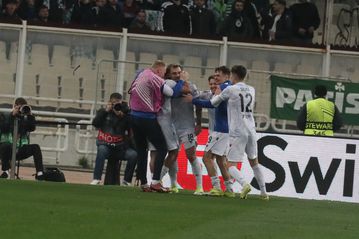 Ο Λαφόν δεν κατάφερε να βγάλει το φοβερό σουτ του Λάντρα και η Πλζεν ισοφάρισε