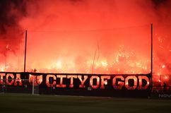 Κάηκε το «Κλεάνθης Βικελίδης» πριν τη σέντρα του Άρης - ΠΑΟΚ (vids)