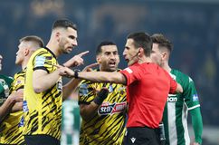 ΑΕΚ: «Ο Νταμπάνοβιτς πήρε πίσω το πέναλτι χωρίς καν να πάει στο VAR»