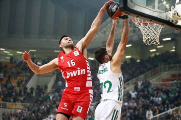 Έγινε της... τάπας στο ΟΑΚΑ από Παπαγιάννη, Παπανικολάου, Μπολομπόι και Μπέικον! (vids)