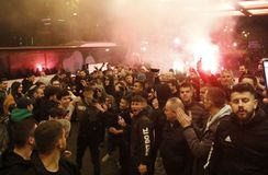 Αποθέωσαν την αποστολή και ζήτησαν νίκη στο ντέρμπι με την ΑΕΚ οι οπαδοί του Παναθηναϊκού (vid)