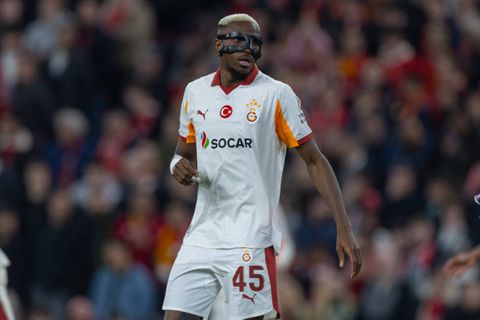 Απίστευτο περιστατικό με Όσιμεν: Αγωνίστηκε για ένα ημίχρονο με σπασμένο χέρι!