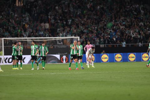 Η Μπέτις έκανε το 2-0 με τη σουτάρα του Άμραμπατ - Διαμαρτύρονται έντονα από τον Παναθηναϊκό (vid)