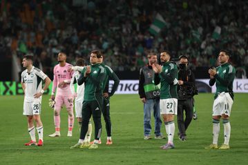 Ο κόσμος του Παναθηναϊκού χειροκρότησε τους παίκτες, παρά την ήττα από την Μπέτις (vid)