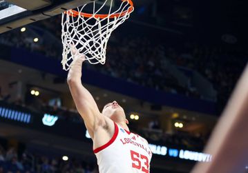 Με το δεξί στην March Madness Ζούγρης και Λούιβιλ (vid)