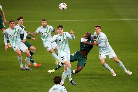 «Πρόκριση ή καταστροφή»: Υπό ασφυκτική πίεση η Μπέτις από τον ισπανικό Τύπο