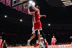 Tρομακτικό ημίχρονο του Μιλουτίνοφ, έβαλε στα καλάθια τη Μπασκόνια - Όσα έκανε ο Σέρβος ψηλός