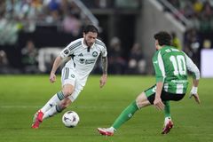 Οργή του Παναθηναϊκού: «Το γκολ του Άμραμπατ ξεκινάει από πεντακάθαρο φάουλ»