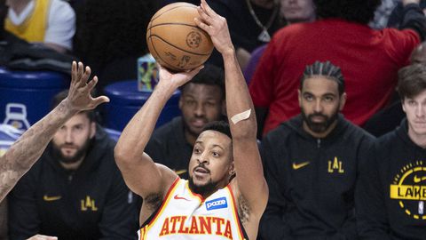 Ασταμάτητοι οι Χοκς, «λύγισαν» και τους Μάβερικς για την 11η σερί νίκη