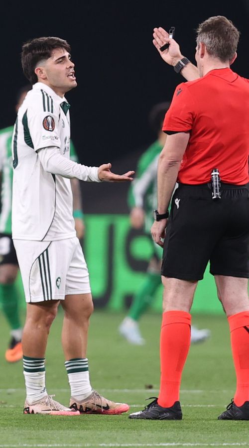 Οι «φωνές» του Παναθηναϊκού για το ξεκάθαρο φάουλ στον Καλάμπρια και η εξήγηση για τον μη καταλογισμό του οφσάιντ (vid)