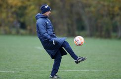 Ο Αλμέιδα έβαλε ποδοσφαιρικά παπούτσια και έλαβε μέρος στην προπόνηση, παίζοντας άμυνα!