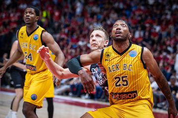 Ο Μίτσελ «απάντησε» στις απειλές θανάτου και στη βία με συγχαρητήρια στην Χάποελ!