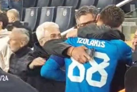 Συγκλονιστικό: Ο πατέρας του Τζολάκη σπαράζει στο κλάμα στην αγκαλιά του γιου του (vid)