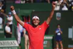 Πρόκριση Τσιτσιπά στα ημιτελικά του Barcelona Open