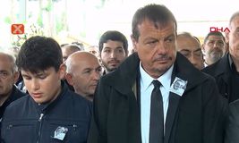 Στην Τουρκία για την κηδεία του πατέρα του ο Αταμάν - Με Σερέλη κόντρα στο Περιστέρι