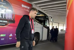 Η άφιξη της αποστολής και των οπαδών του Ολυμπιακού στη Zalgirio Arena (vid)