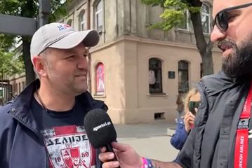 Βρήκαμε οπαδό που έκανε το Πειραιάς-Κάουνας οδικώς: Πόσες μέρες του πήρε και οι στάσεις που έκανε (vid)