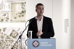 Ανεβαίνει η ένταση για τη Διπλή Ανάπλαση - Η απάντηση Μπακογιάννη στον Δούκα