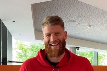 Ο Ουόκαπ απάντησε αν θα ξυρίσει το μούσι του σε περίπτωση νίκης!