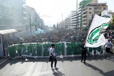 Χιλιάδες οπαδοί του Παναθηναϊκού στο συλλαλητήριο - Απαίτησαν ν' αποχωρήσει ο Γιάννης Αλαφούζος (gallery/vid)