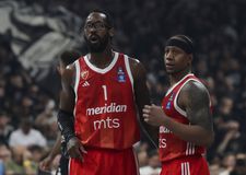 Ο Τζον Μπράουν τα «πήρε» με οπαδό του Ερυθρού Αστέρα: «Ευτυχώς η άποψή σου δεν μετράει» (pic)