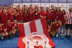 «Σάρωσε» στην κολύμβηση ξανά ο Ολυμπιακός - Έφτασε τα 46 τρεμπλ