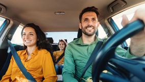 Οικογενειακά Αυτοκίνητα με Χαμηλή Κατανάλωση – Ο Απόλυτος Οδηγός του 2025