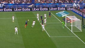 Άστοχη η κεφαλιά του Κόλο Μουανί