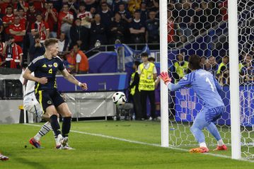 Το «Χ» βόλεψε Σκωτία και Ελβετία