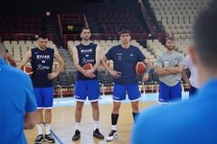 «Μπήκαν» Σλούκας, Παπανικολάου, Μήτογλου, Ουόκαπ - Πλήρης η Εθνική στην προετοιμασία