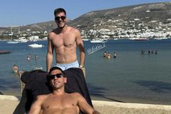 Διακοπές στην Πάρο για Μπακασέτα και Ιωαννίδη (pic)