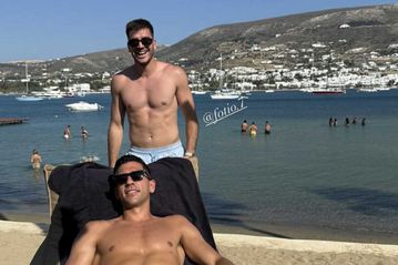 Διακοπές στην Πάρο για Μπακασέτα και Ιωαννίδη (pic)