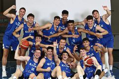 Σαμοντούροβ, Αβδάλας, Αμπόσι και όχι μόνο στην 12άδα της Εθνικής Εφήβων