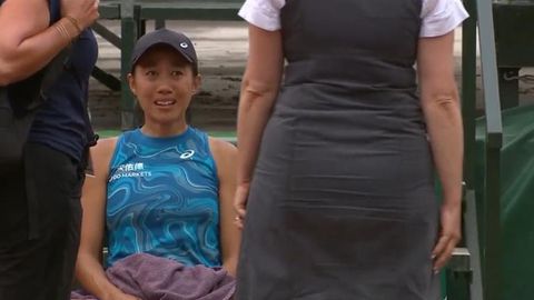 Απίστευτο σκηνικό σε αγώνα τένις: Αθλήτρια αποσύρθηκε εξαιτίας κρίσης πανικού και η αντίπαλος πανηγύριζε