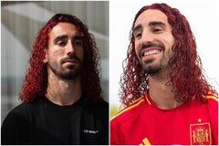 Το είπε και το έκανε: Ο Κουκουρέγια έβαψε κόκκινα τα μαλλιά του - «Φαίνομαι σαν μικρή γοργόνα»